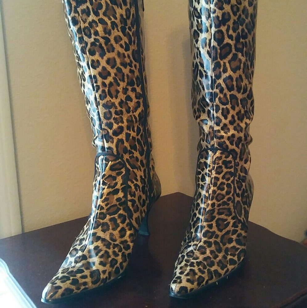 Boots - Picture 2 of 4